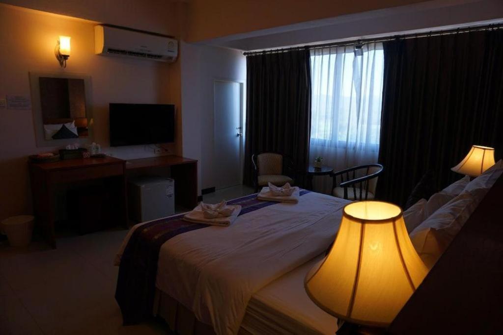 Sirimathani Hotel Loei Esterno foto